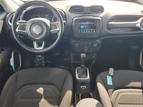 Used 2018 Jeep Renegade Latitude w/ Cold Weather Group image 13