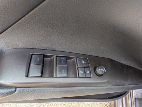 Used 2023 Toyota Camry SE image 13