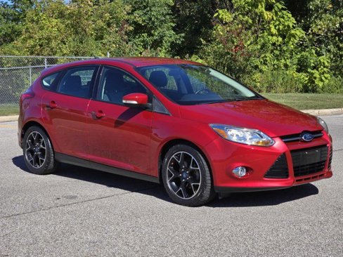 Used 2012 Ford Focus SE w/ SE Sport Pkg image 2