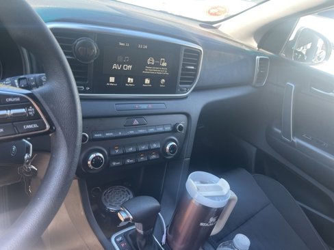 Used 2022 Kia Sportage LX image 11