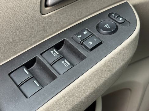 Used 2012 Honda Odyssey EX-L image 16