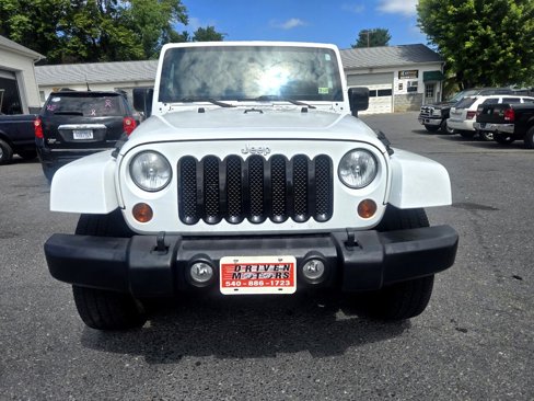 Used 2012 Jeep Wrangler Unlimited Rubicon w/ Connectivity Group image 11