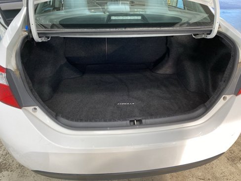 Used 2016 Toyota Corolla LE image 12