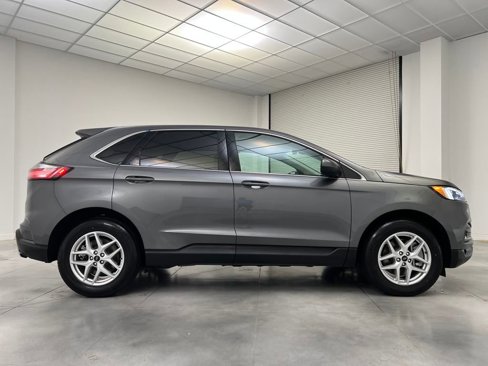 Used 2024 Ford Edge SEL image 8