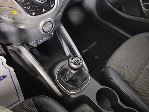Used 2013 Hyundai Veloster w/ Style Pkg image 15