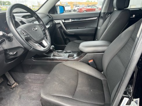 Used 2015 Kia Sorento LX image 9