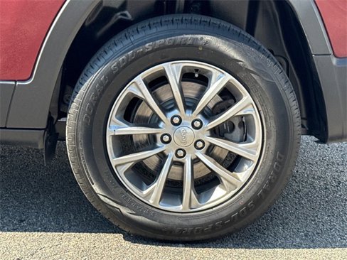 Certified 2019 Jeep Cherokee Latitude Plus w/ Cold Weather Group image 8