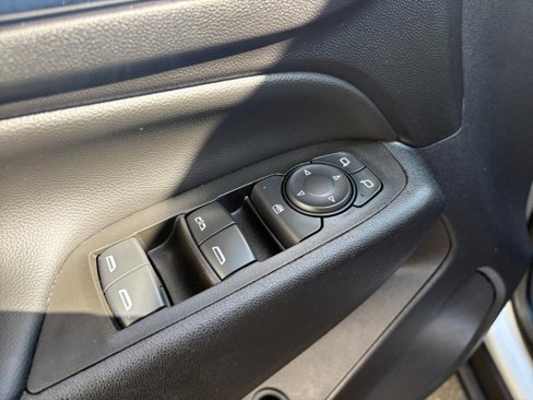 Used 2021 Chevrolet Equinox LT image 29