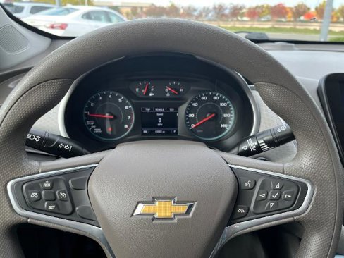 Used 2022 Chevrolet Malibu LT image 9