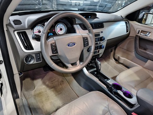 Used 2010 Ford Focus SEL image 13