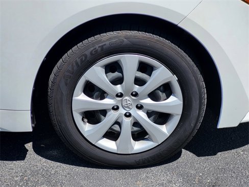 Used 2024 Toyota Corolla LE image 6