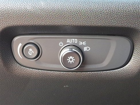 Used 2022 Chevrolet Traverse LT w/ LT Premium Package image 26
