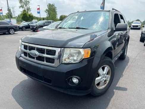 Used 2010 Ford Escape XLT image 1