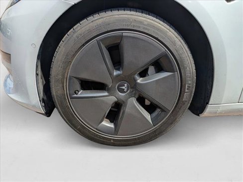 Used 2021 Tesla Model 3 Standard Range Plus image 10