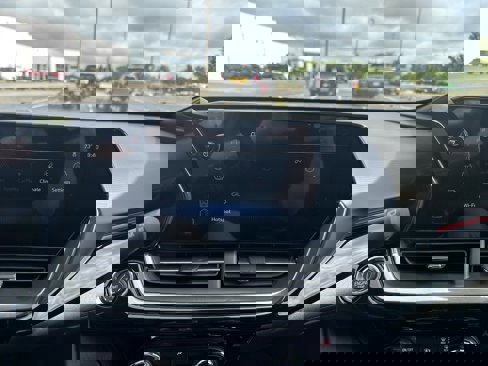 New 2025 Chevrolet Trax RS w/ Sunroof Package image 16