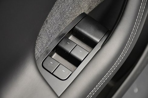 Used 2022 Tesla Model S image 32