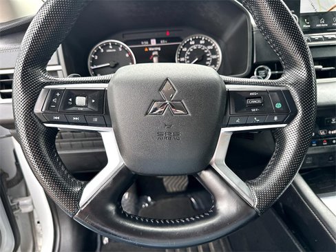 Used 2022 Mitsubishi Outlander SEL image 15