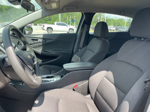 Used 2025 Chevrolet Malibu LT image 8