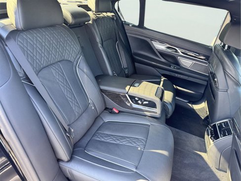 Used 2022 BMW 750i xDrive w/ Executive Package image 20
