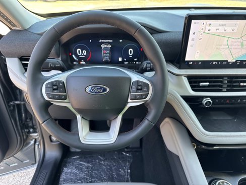 New 2025 Ford Explorer Active image 10