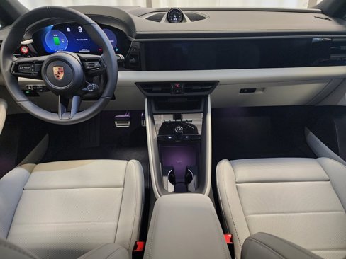 New 2025 Porsche Macan 4S Electric image 7