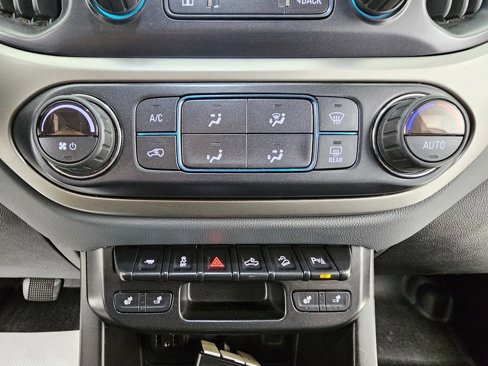 Used 2020 Chevrolet Colorado Z71 image 14