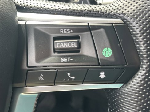 Used 2022 Mitsubishi Outlander SE image 15