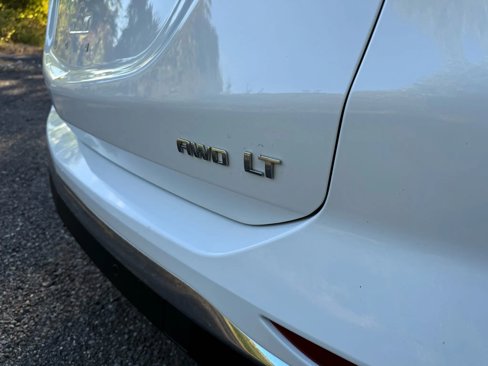 Used 2018 Chevrolet Equinox LT w/ Sun & Infotainment Package image 12