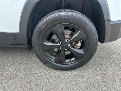 Used 2021 Jeep Cherokee Latitude Plus image 14