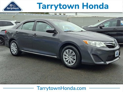 Used 2012 Toyota Camry image 1