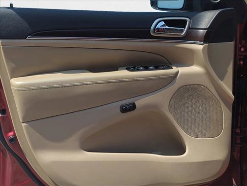 Used 2014 Jeep Grand Cherokee Limited image 17