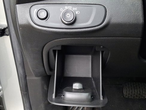 Used 2019 Chevrolet Trax LT w/ LT Convenience Package image 25