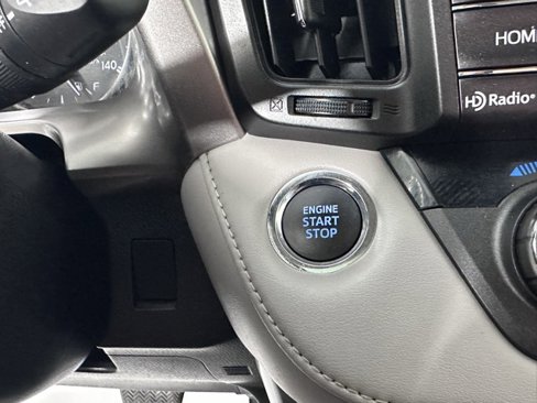 Used 2018 Toyota RAV4 XLE image 28