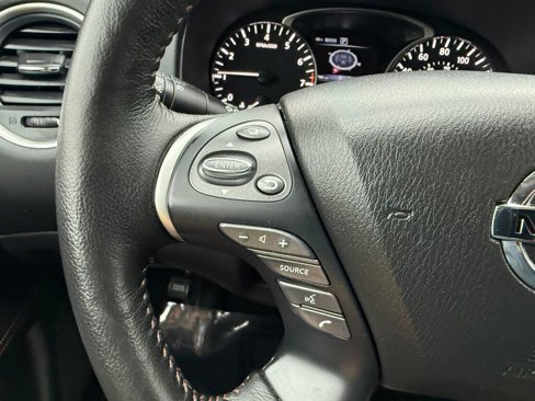 Used 2019 Nissan Pathfinder SL image 15