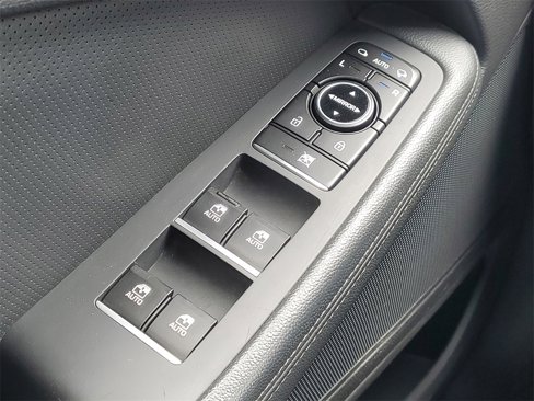 Used 2015 Hyundai Genesis 3.8 image 12