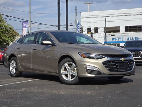 Used 2023 Chevrolet Malibu LT image 2