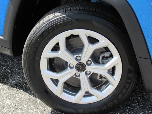 New 2025 Jeep Compass Latitude w/ Mopar Graphics Package image 7