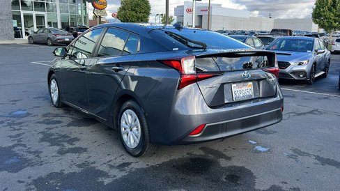Used 2020 Toyota Prius LE image 6