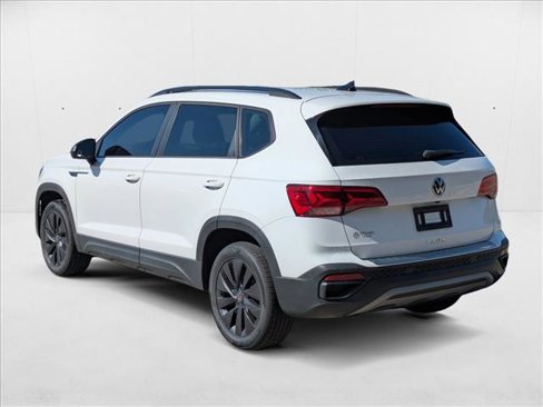 Used 2022 Volkswagen Taos S image 6