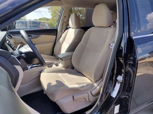 Used 2016 Nissan Rogue S w/ Appearance Package image 2