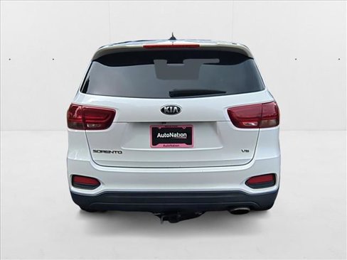 Used 2019 Kia Sorento LX image 7