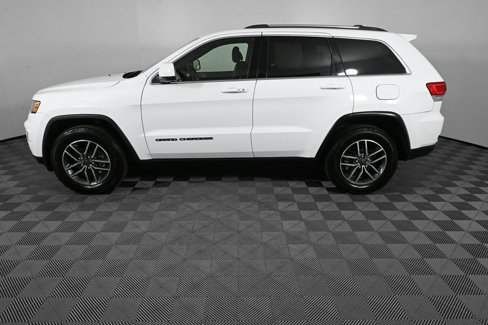 Used 2019 Jeep Grand Cherokee Laredo w/ Laredo X Package image 3