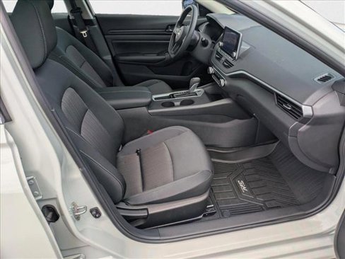 Used 2025 Nissan Altima 2.5 S image 18