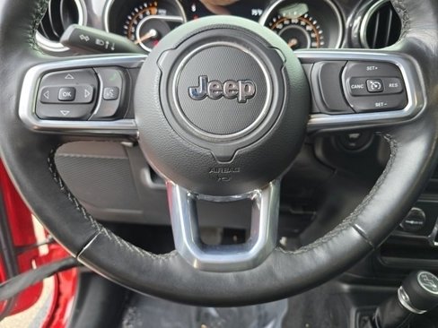 Used 2021 Jeep Wrangler Unlimited Sahara image 41