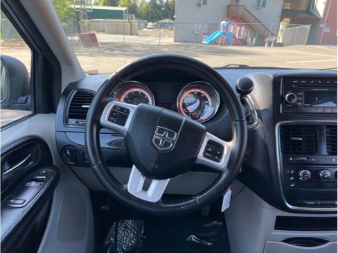 Used 2016 Dodge Grand Caravan American Value Package w/ UConnect Hands-Free Group image 6