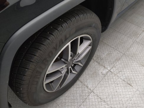 Used 2020 Jeep Grand Cherokee Limited image 31