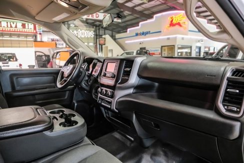 Used 2020 RAM 3500 Tradesman w/ Chrome Appearance Group image 15