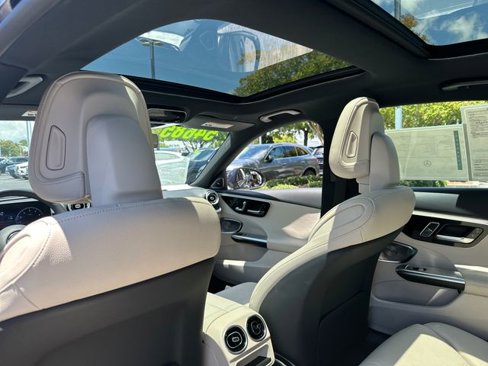 Used 2025 Mercedes-Benz C 300 Sedan image 25