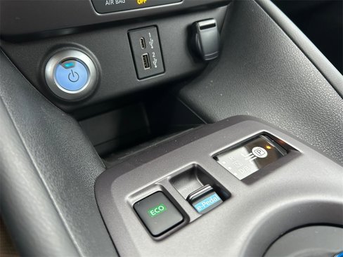 New 2025 Nissan Leaf S image 19