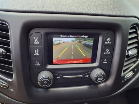Used 2018 Jeep Compass Sport image 22